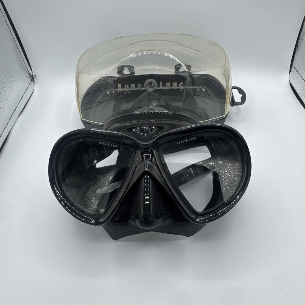 Aqua Lung Reveal X2 Scuba Diving Mask with Case